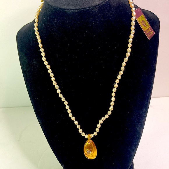 ANNE KLEIN Pearl Necklace w/Genuine Cubic Zirconia Gold tone AK Lion Pendant - Picture 5 of 9